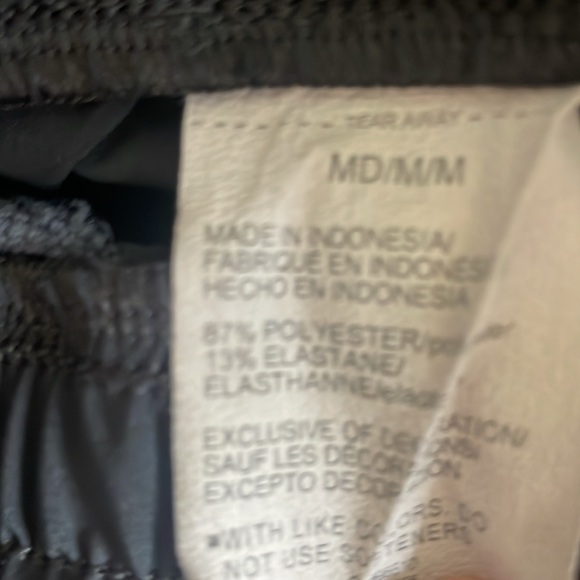 UA women’s sweatpants - Picture 6 of 6